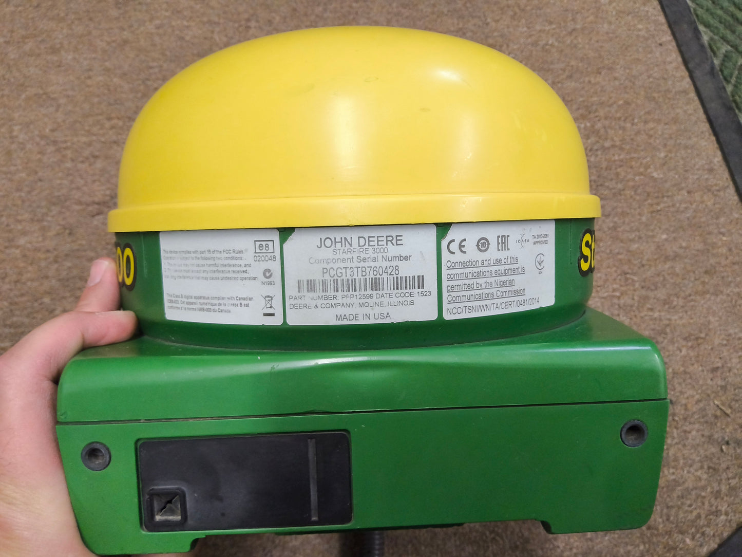 John Deere StarFire™ 3000 GPS Receiver