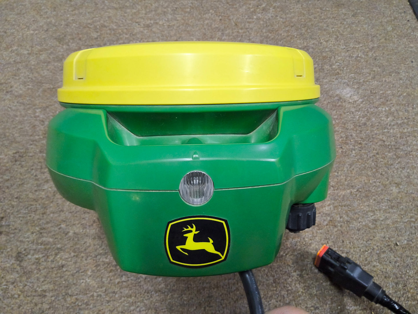 John Deere StarFire™ 7000 Universal GPS Receiver