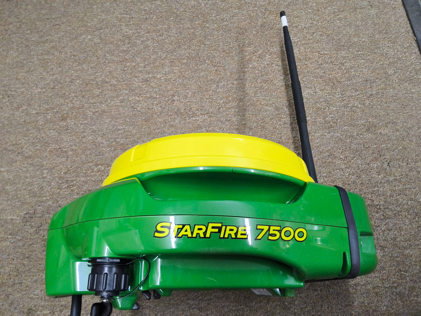 John Deere StarFire™ 7500 Universal GPS Receiver