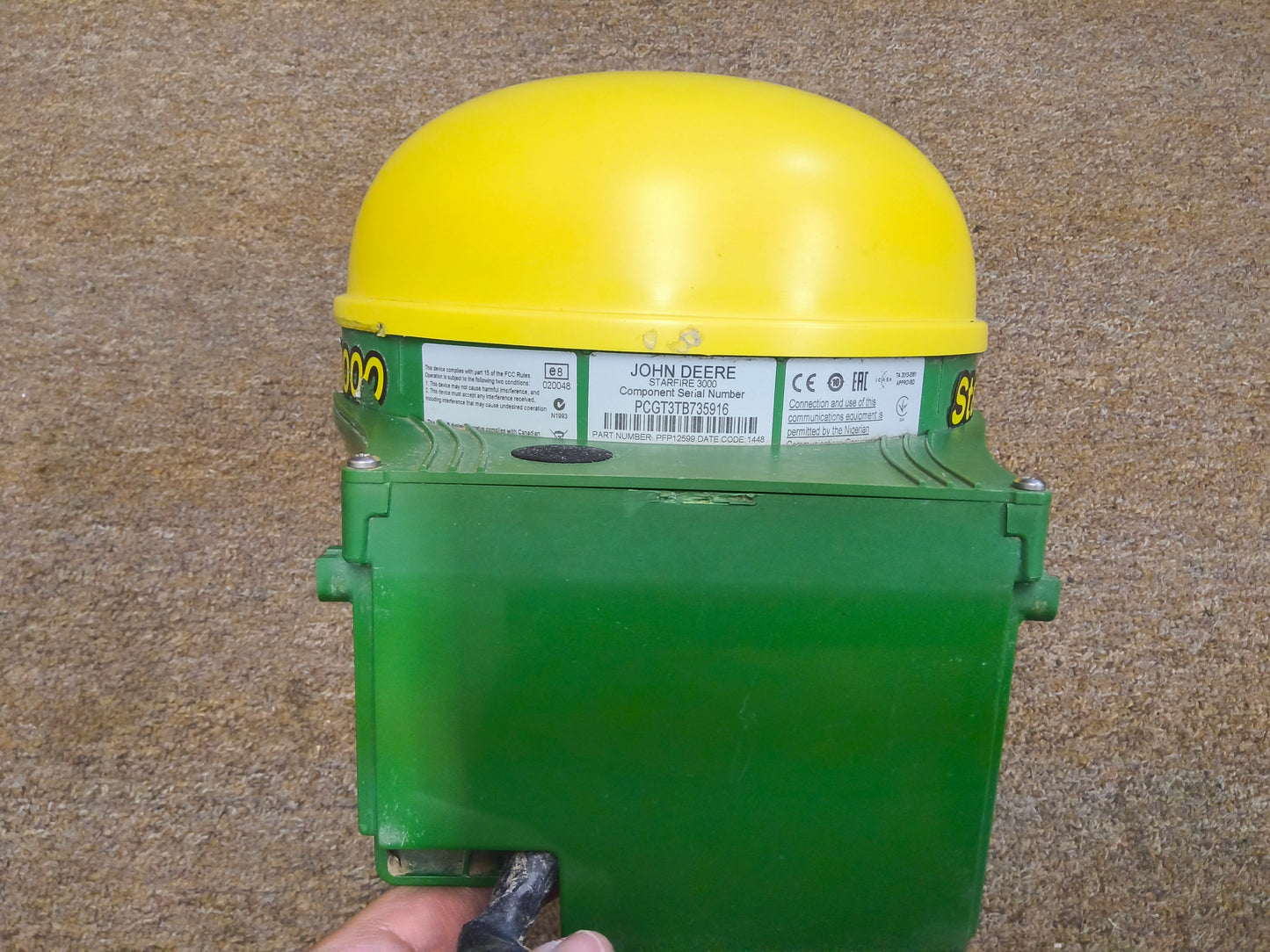 John Deere StarFire™ 3000 GPS Receiver