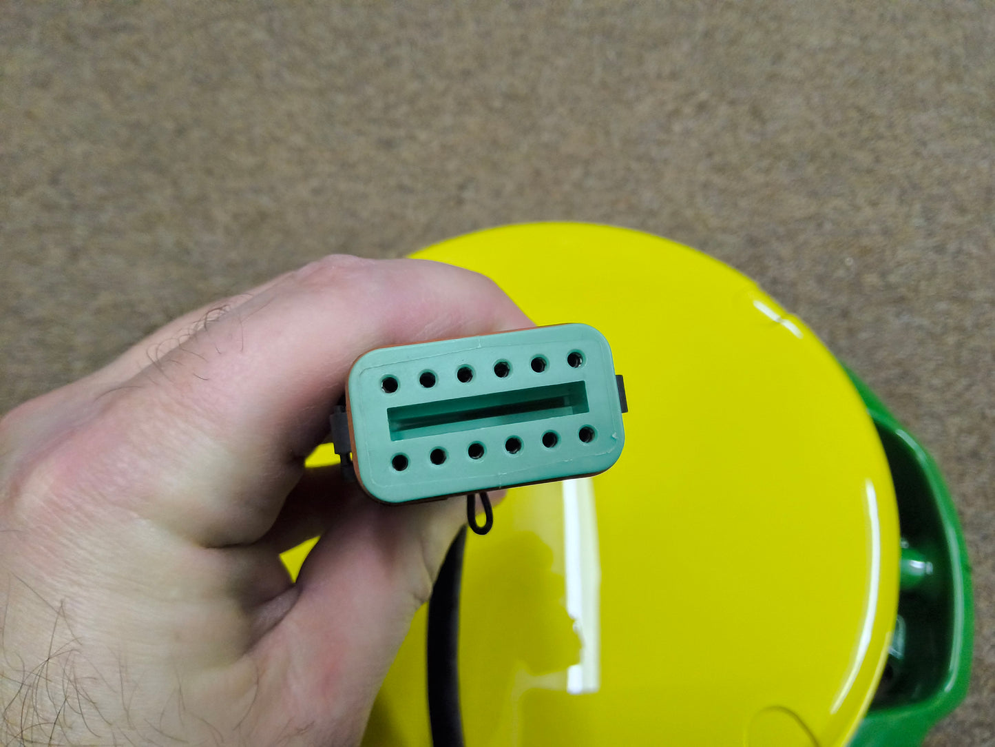 John Deere StarFire™ 7500 Universal GPS Receiver