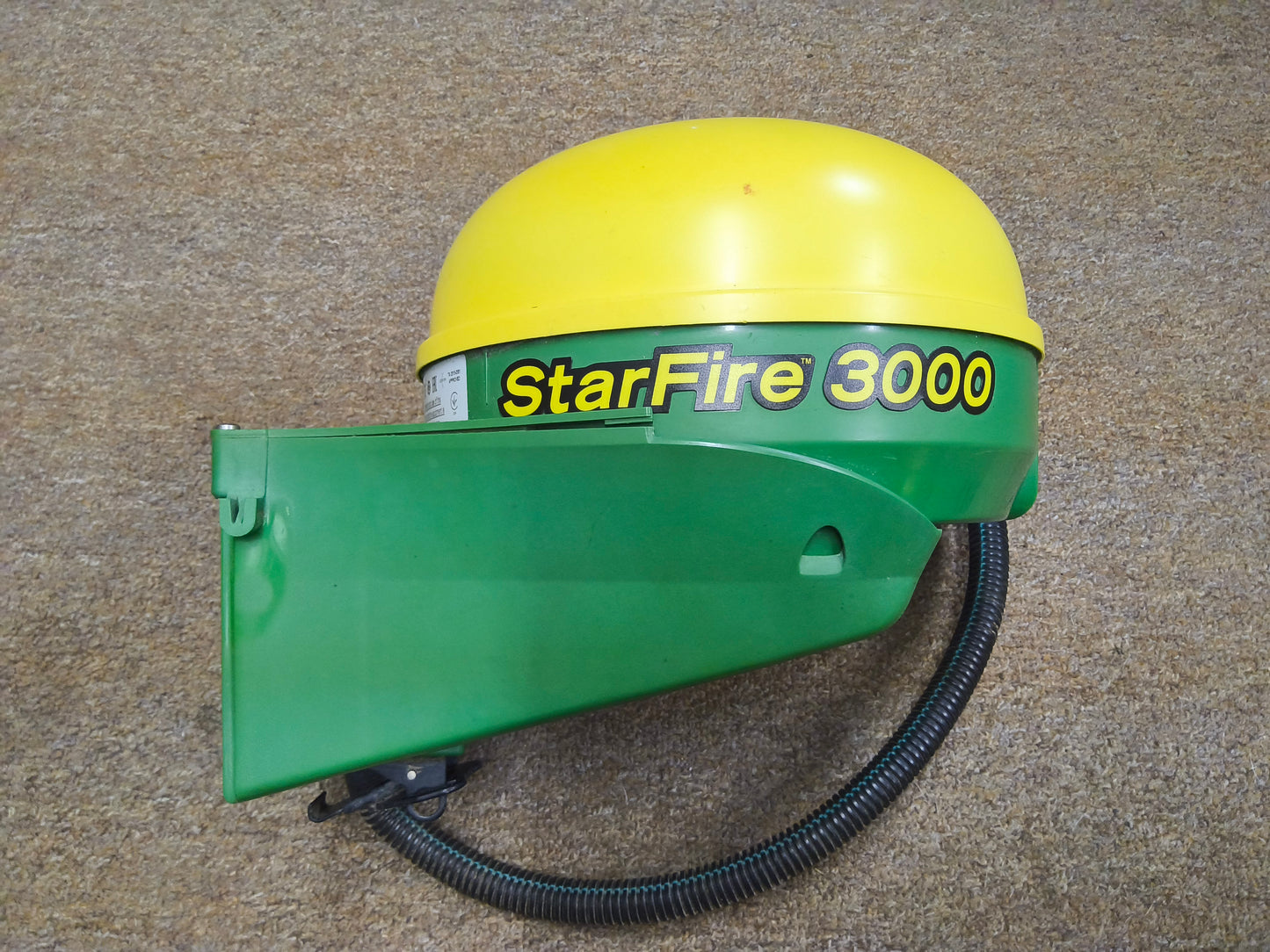 John Deere StarFire™ 3000 GPS Receiver