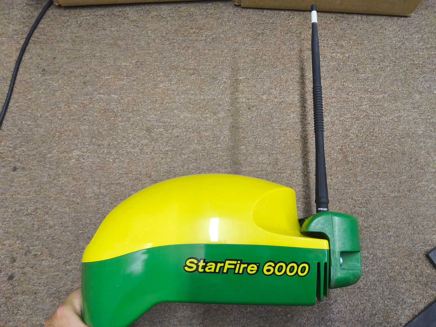 John Deere StarFire™ 6000 GPS Receiver
