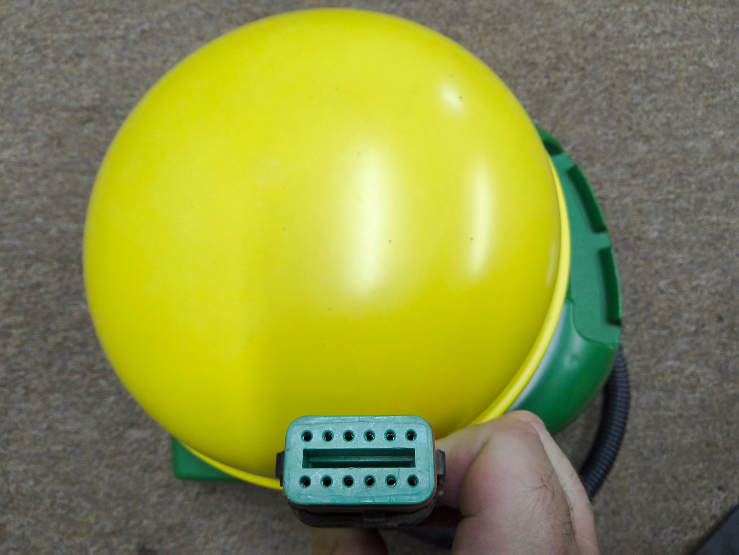 John Deere StarFire™ 3000 GPS Receiver