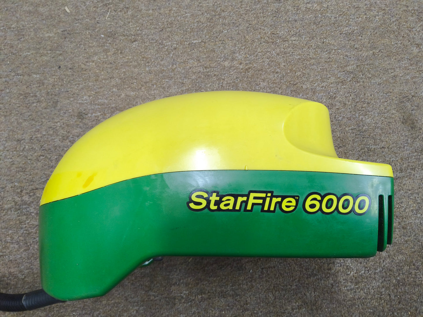 John Deere StarFire™ 6000 GPS Receiver