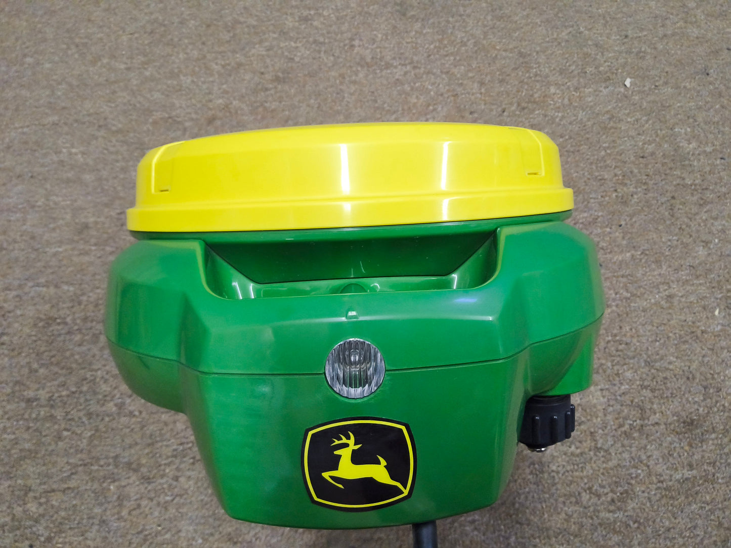 John Deere StarFire™ 7500 Universal GPS Receiver
