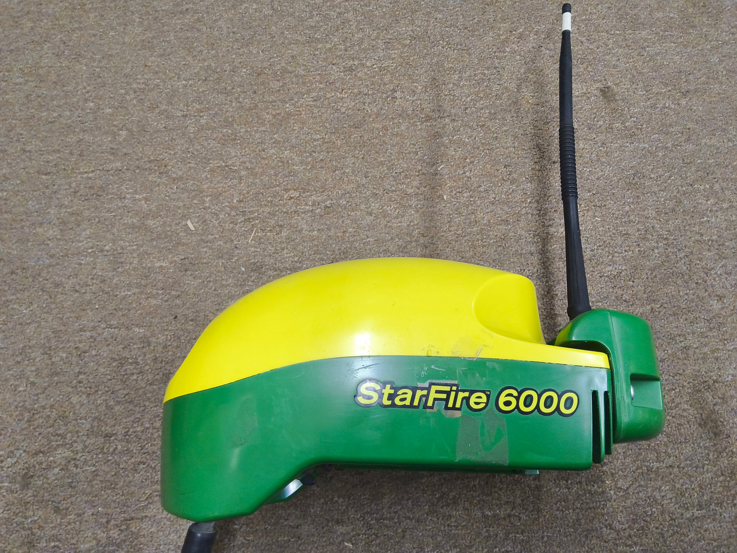 John Deere StarFire™ 6000 GPS Receiver
