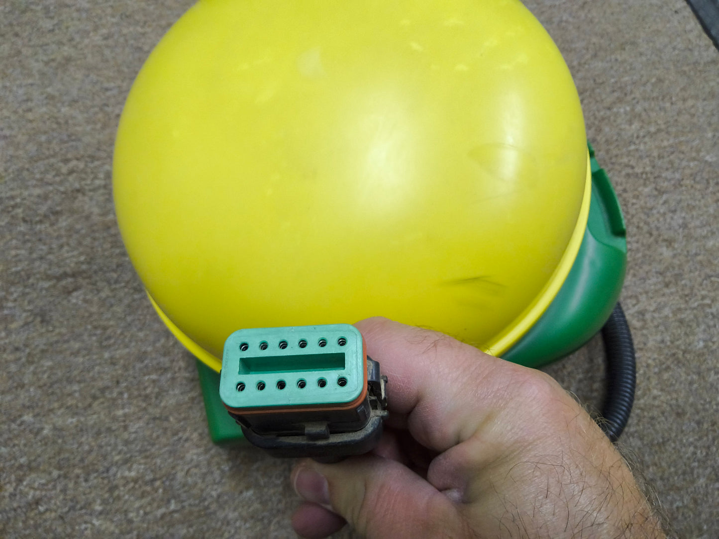 John Deere StarFire™ 3000 GPS Receiver