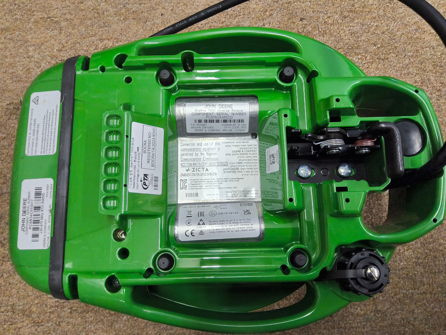 John Deere StarFire™ 7500 Universal GPS Receiver
