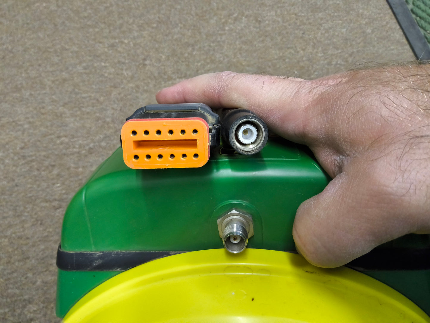 John Deere StarFire™ 7000 Universal GPS Receiver