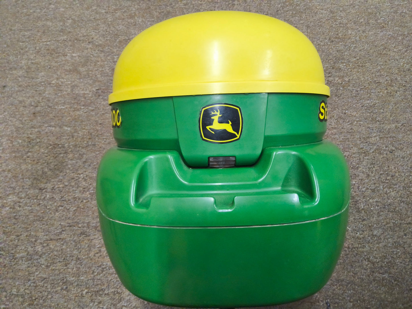 John Deere StarFire™ 3000 GPS Receiver
