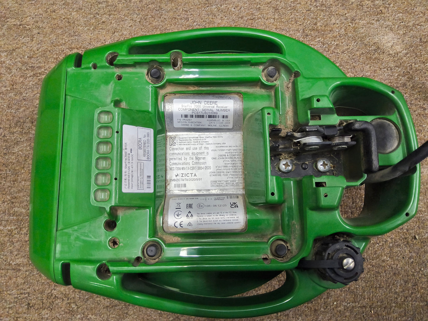 John Deere StarFire™ 7000 Universal GPS Receiver