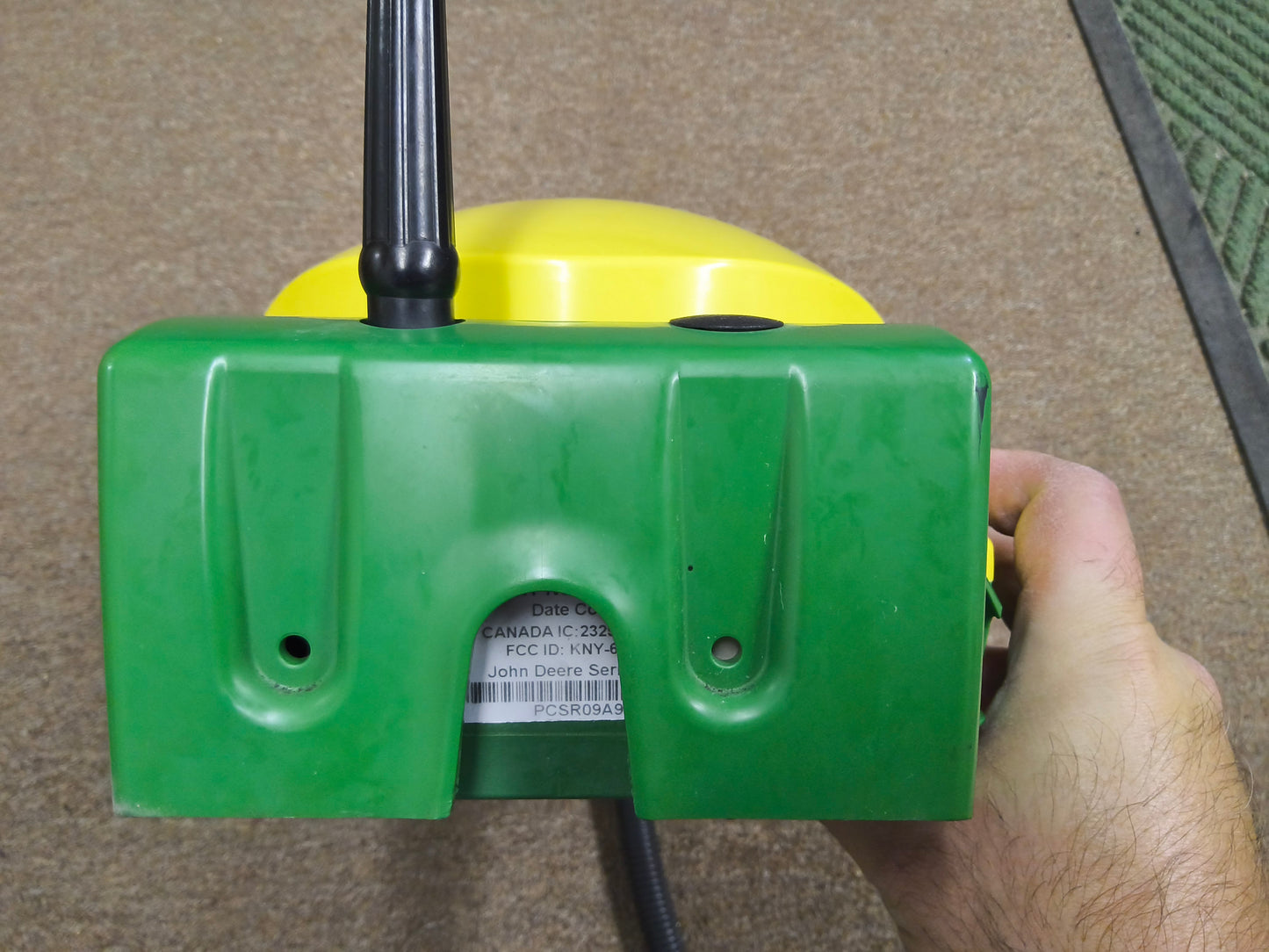 John Deere StarFire™ 6000 GPS Receiver