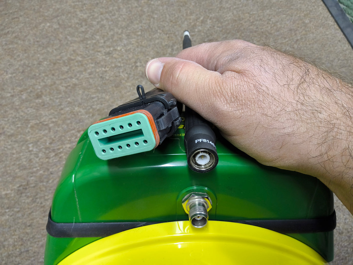 John Deere StarFire™ 7500 Universal GPS Receiver