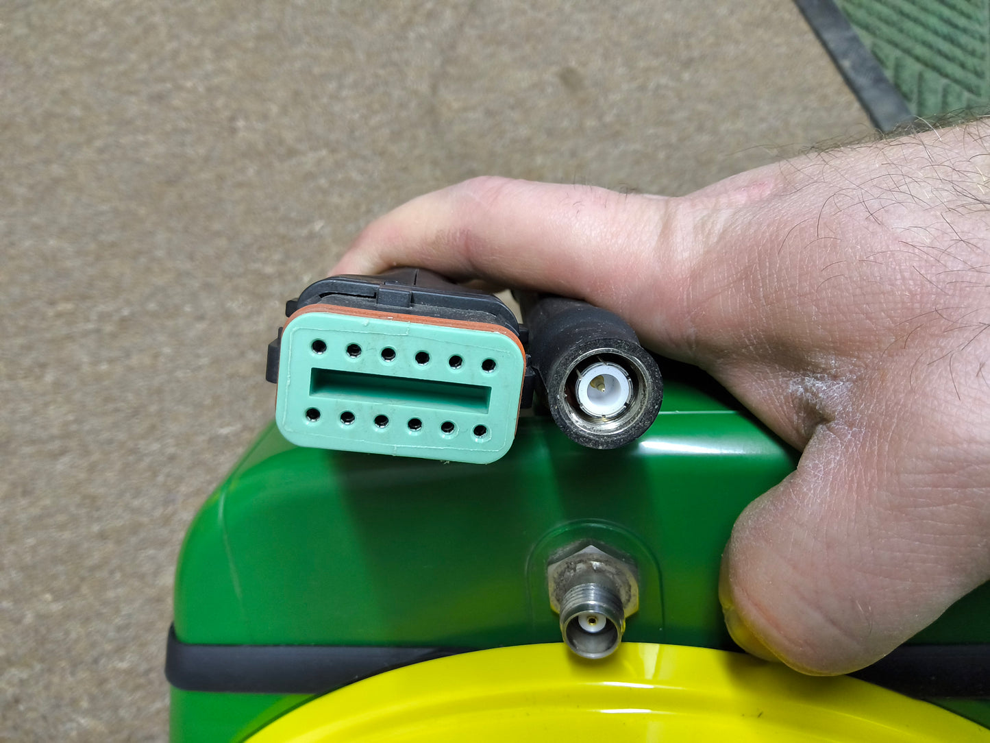 John Deere StarFire™ 7500 Universal GPS Receiver