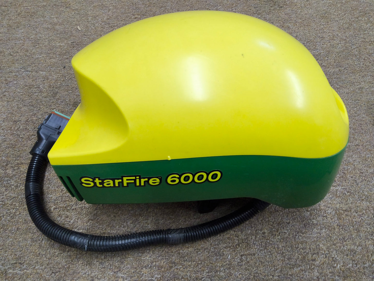 John Deere StarFire™ 6000 GPS Receiver