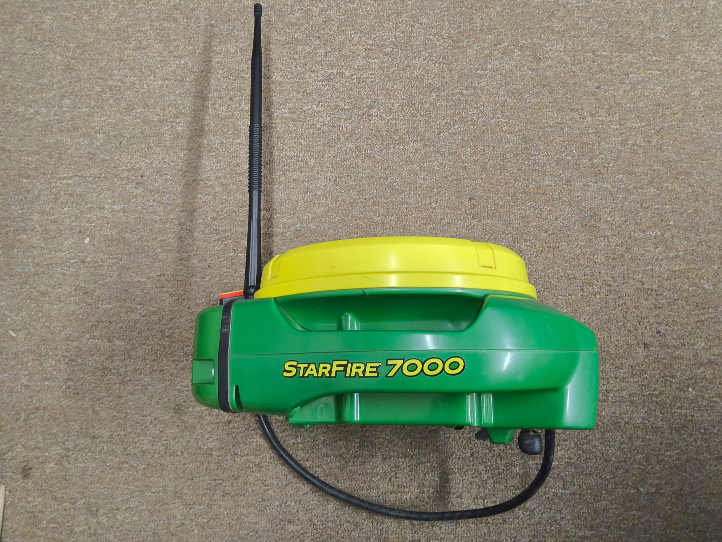 John Deere StarFire™ 7000 Universal GPS Receiver