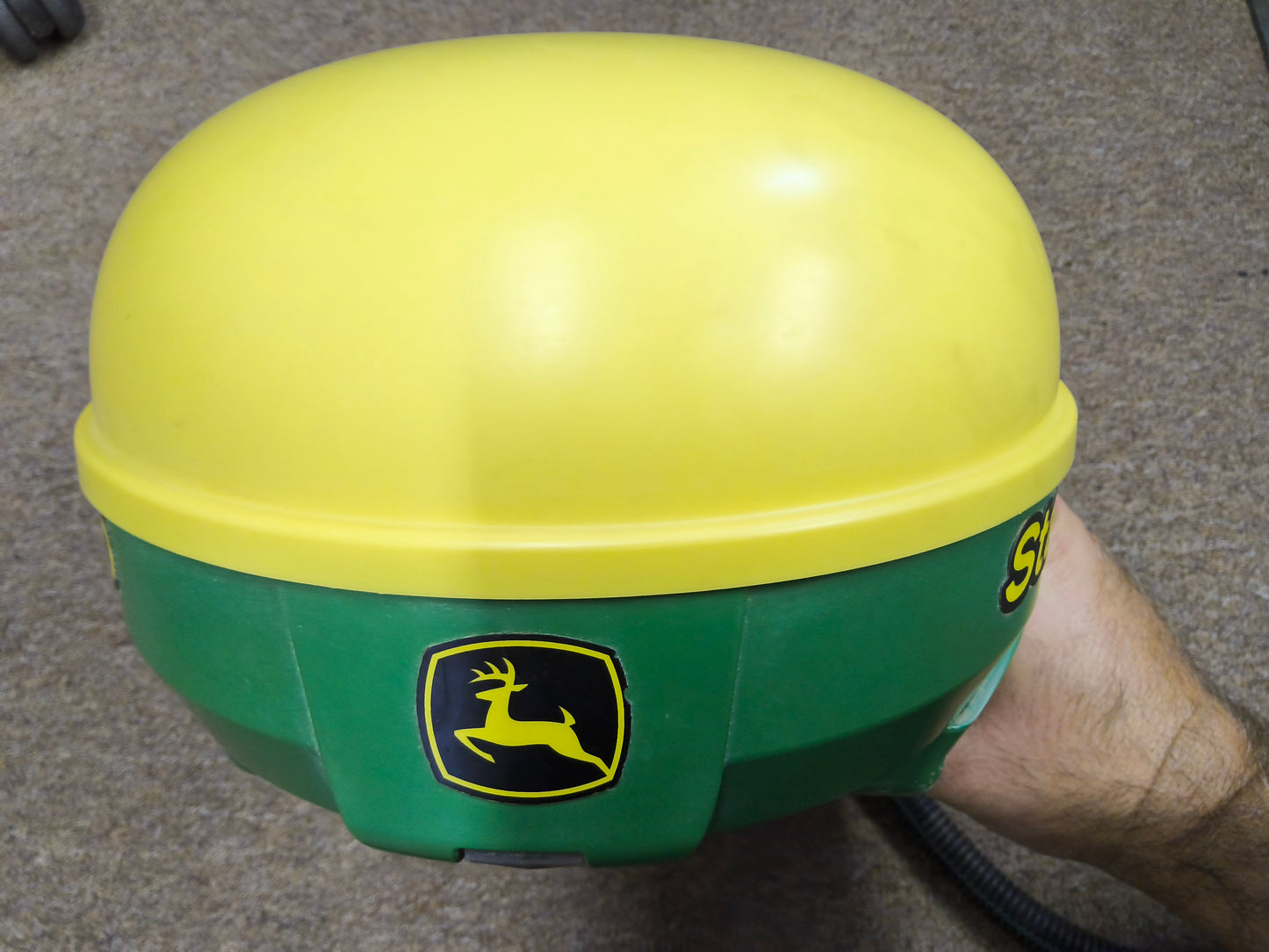 John Deere StarFire™ 3000 GPS Receiver