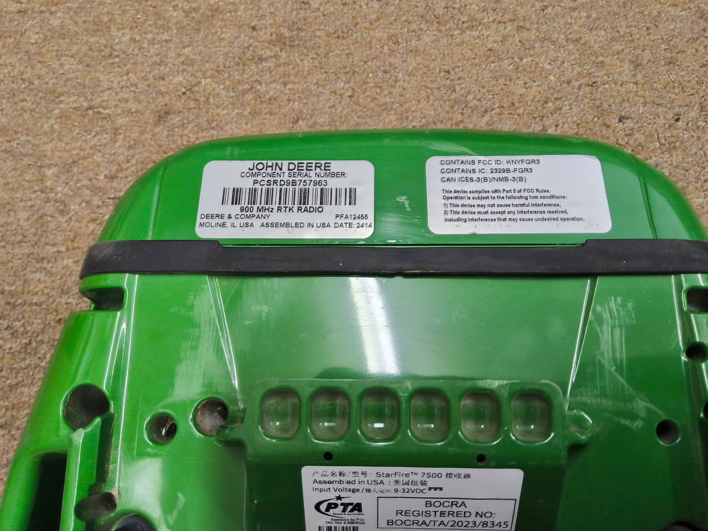 John Deere StarFire™ 7500 Universal GPS Receiver