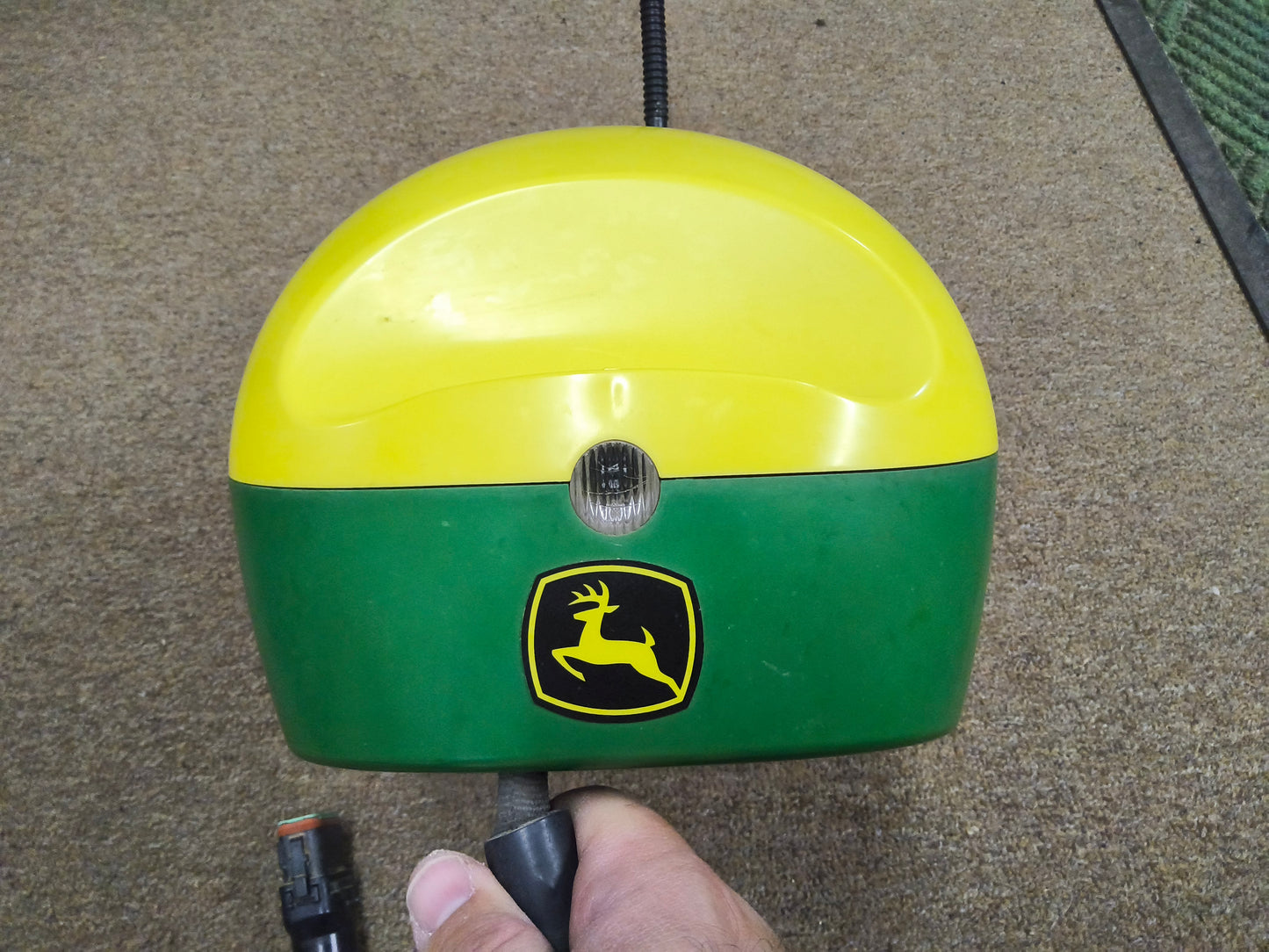John Deere StarFire™ 6000 GPS Receiver