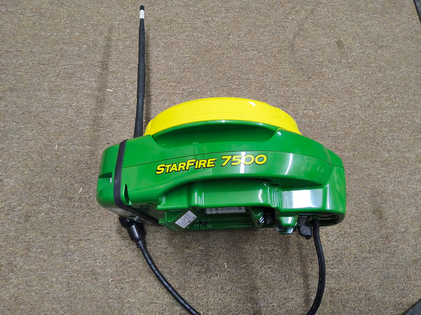 John Deere StarFire™ 7500 Universal GPS Receiver