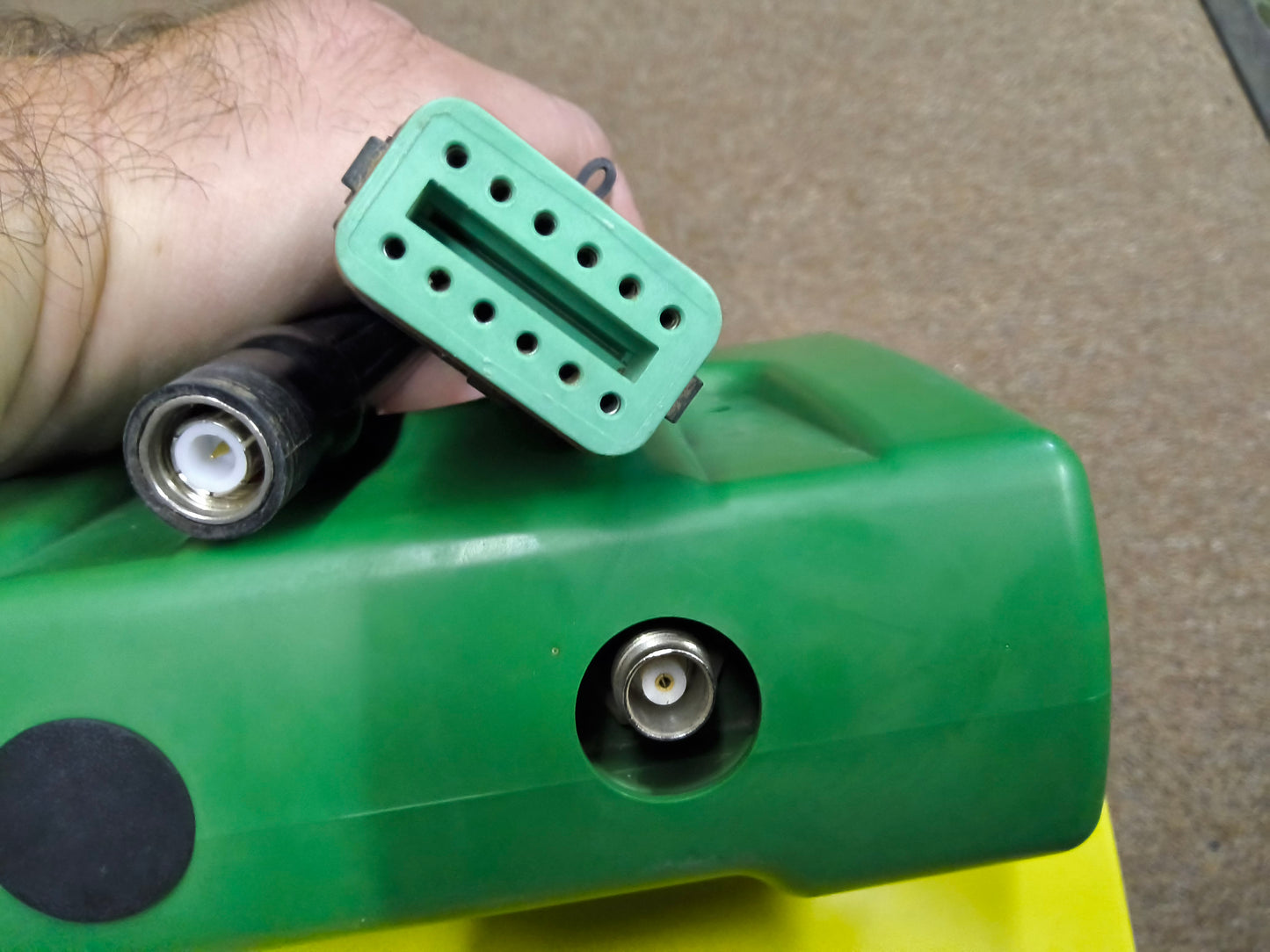 John Deere StarFire™ 6000 GPS Receiver