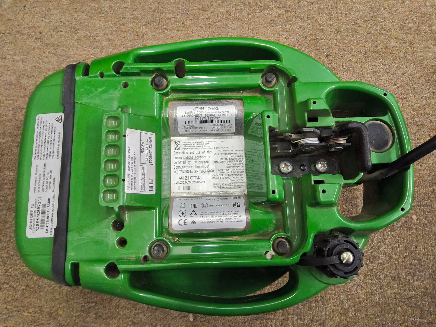 John Deere StarFire™ 7000 Universal GPS Receiver