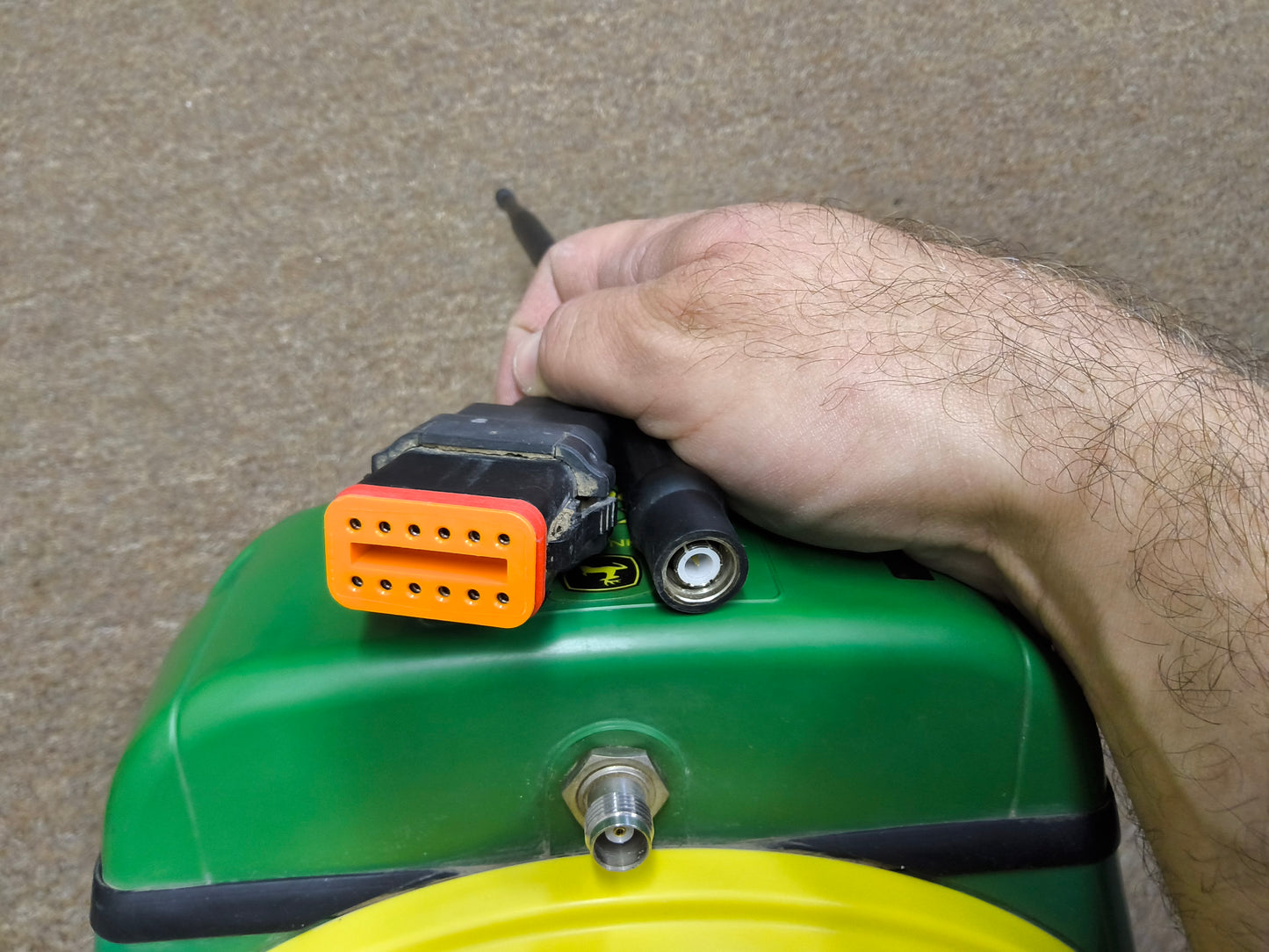John Deere StarFire™ 7000 Universal GPS Receiver