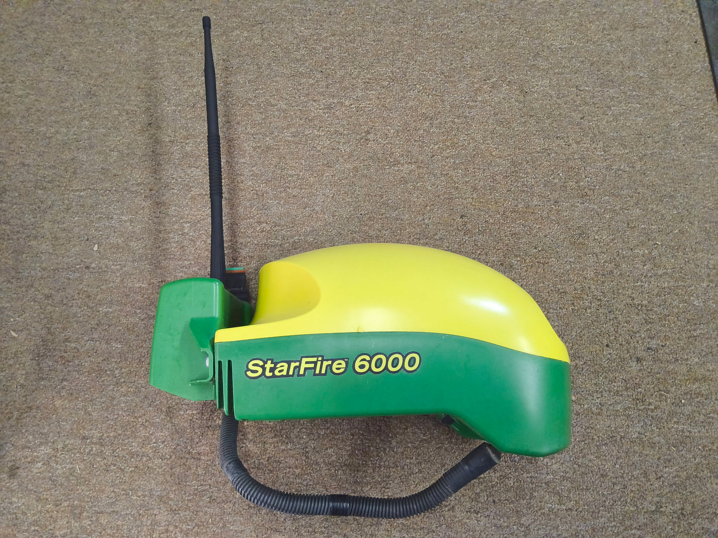 John Deere StarFire™ 6000 GPS Receiver