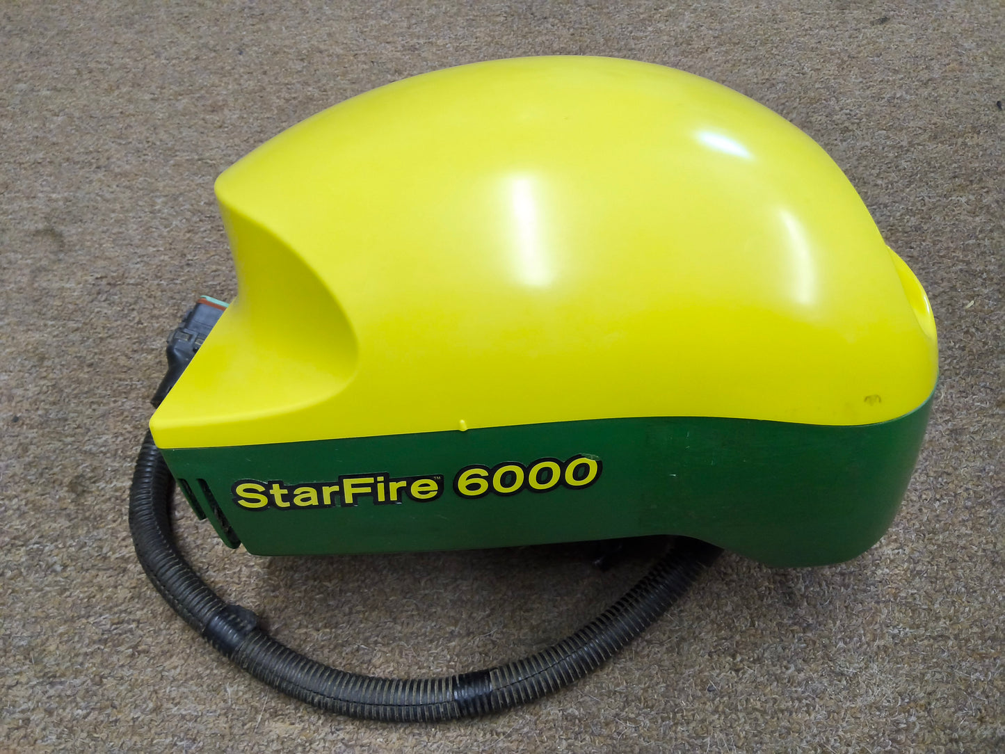 John Deere StarFire™ 6000 GPS Receiver