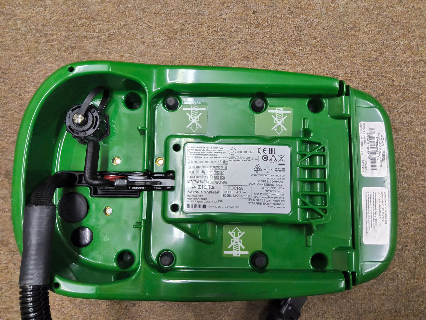 John Deere StarFire™ 6000 GPS Receiver