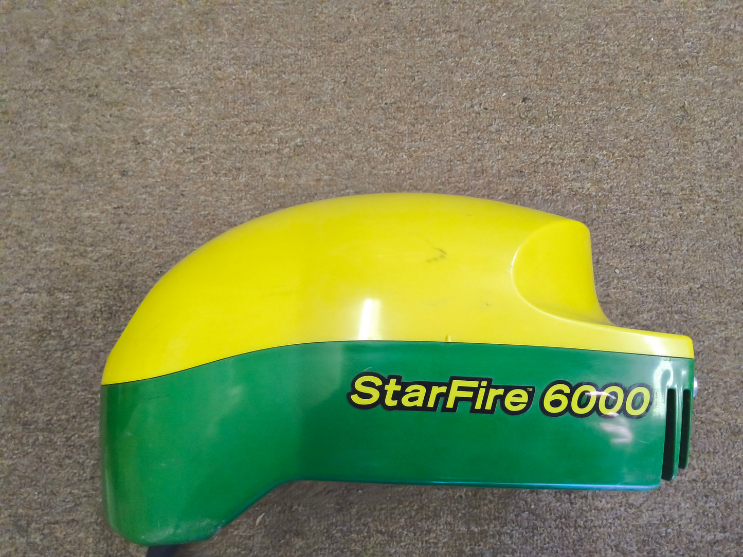 John Deere StarFire™ 6000 GPS Receiver