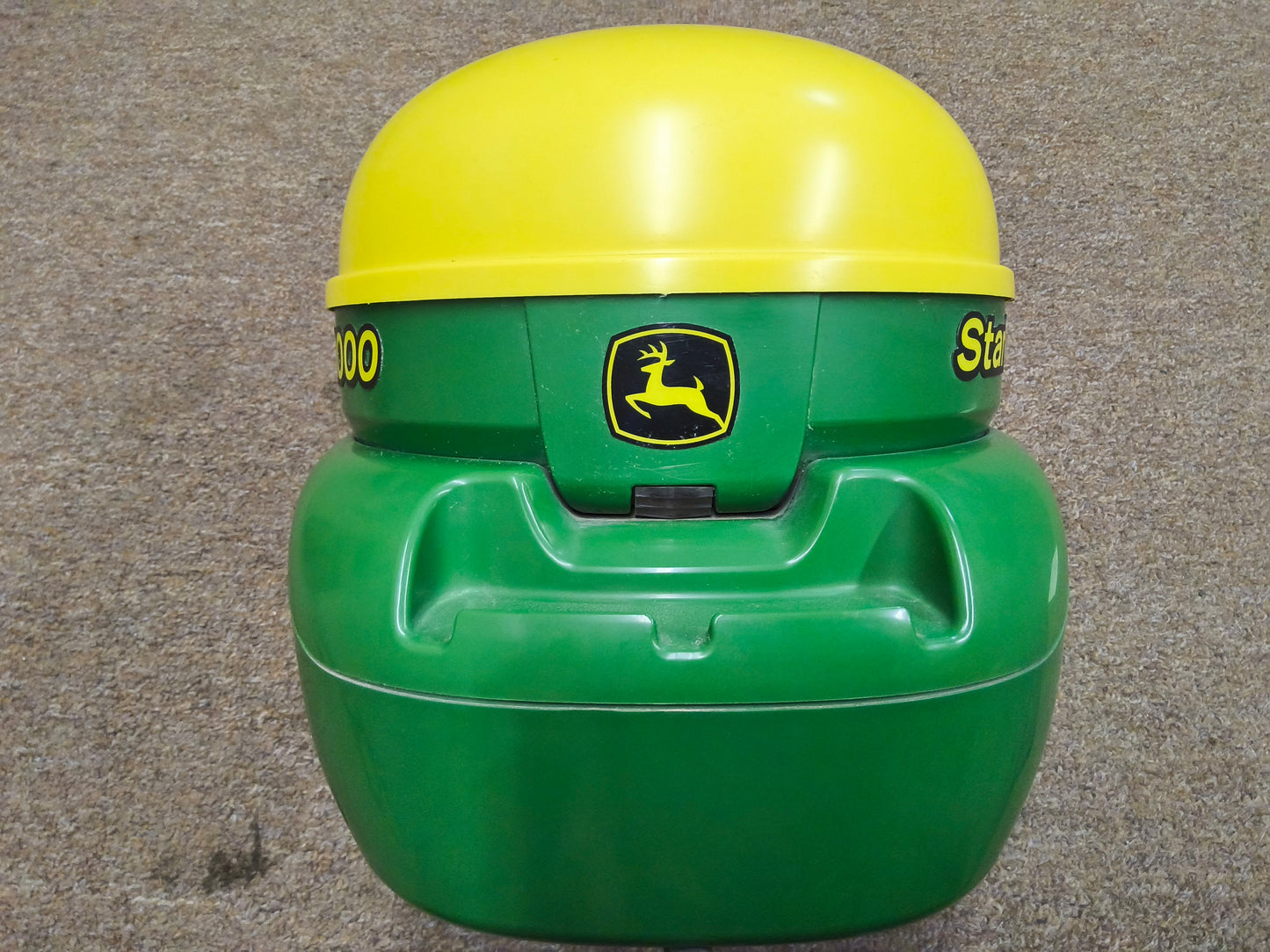 John Deere StarFire™ 3000 GPS Receiver