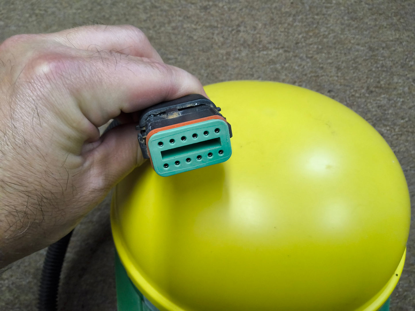 John Deere StarFire™ 3000 GPS Receiver