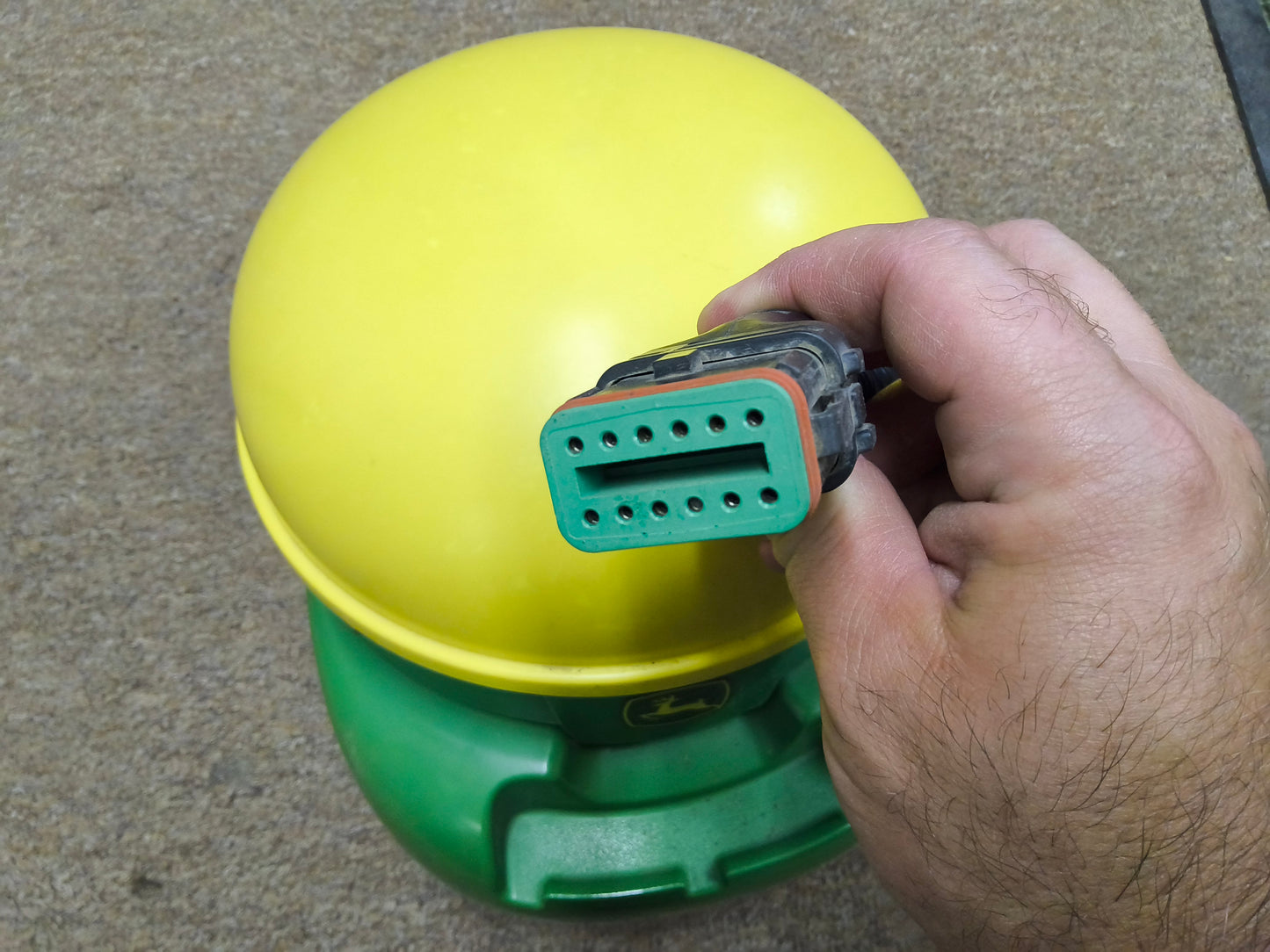 John Deere StarFire™ 3000 GPS Receiver