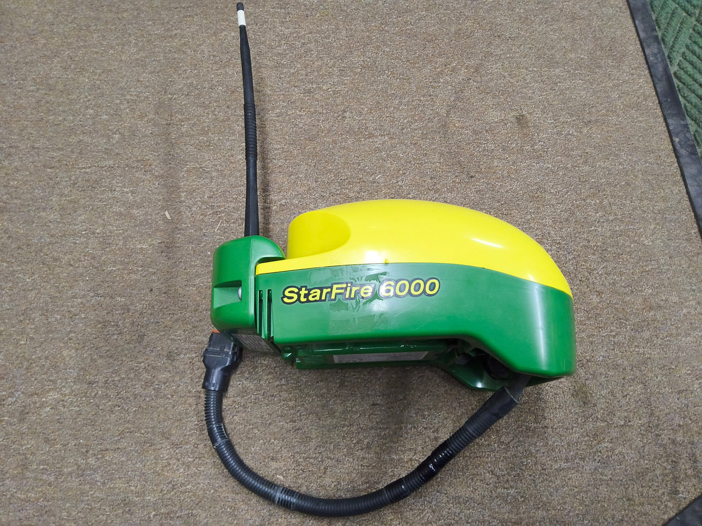 John Deere StarFire™ 6000 GPS Receiver