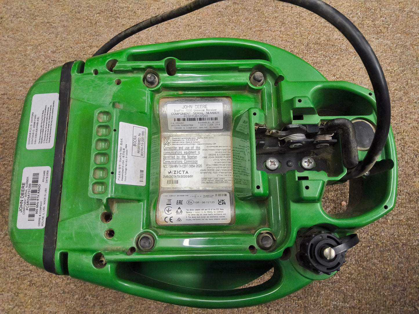 John Deere StarFire™ 7000 Universal GPS Receiver