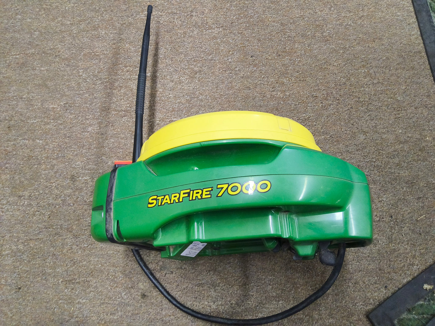 John Deere StarFire™ 7000 Universal GPS Receiver