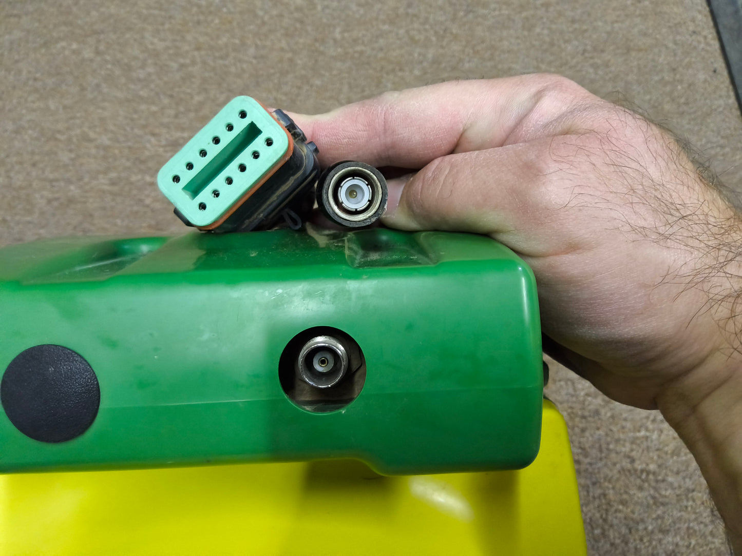 John Deere StarFire™ 6000 GPS Receiver