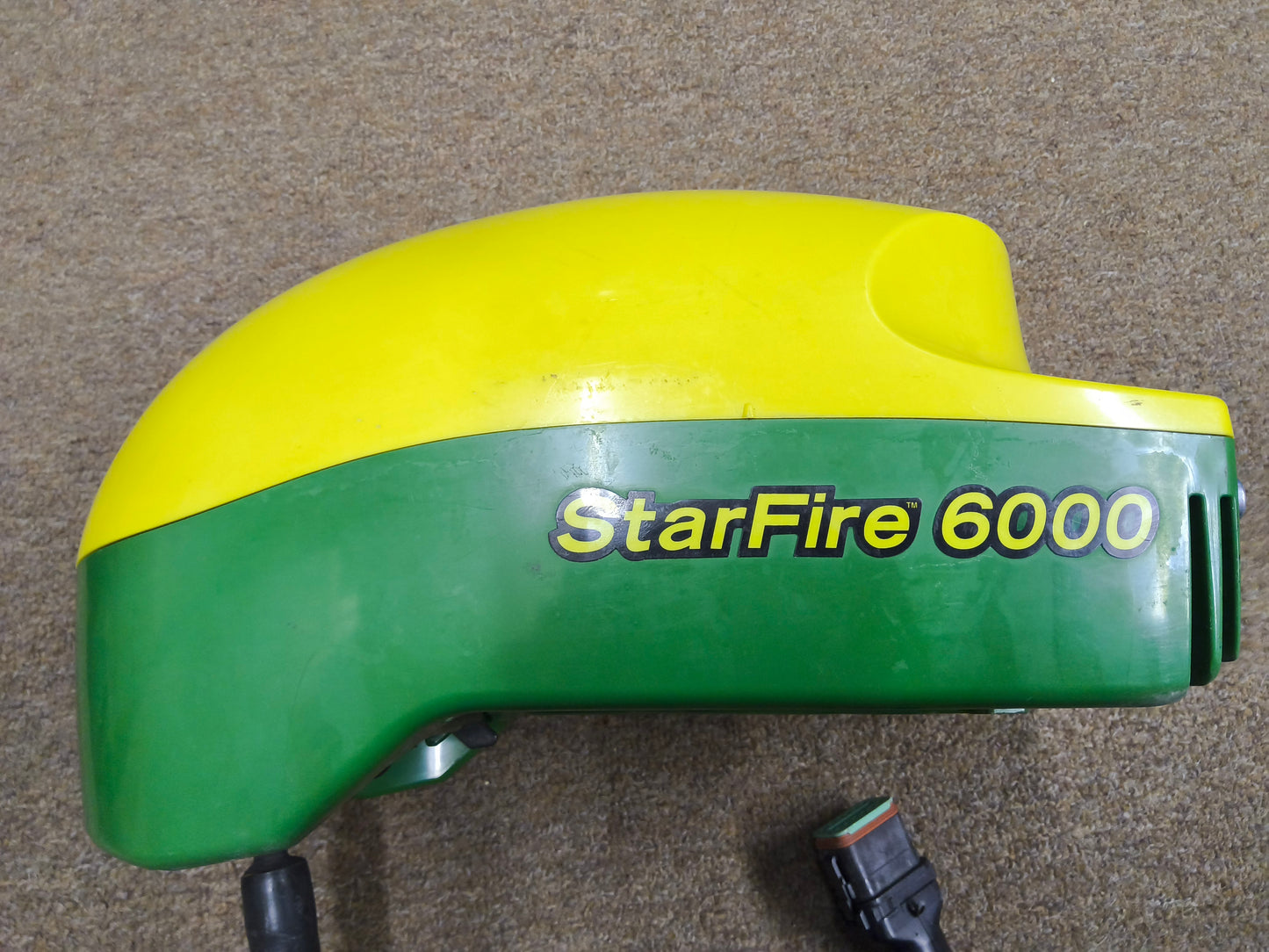 John Deere StarFire™ 6000 GPS Receiver