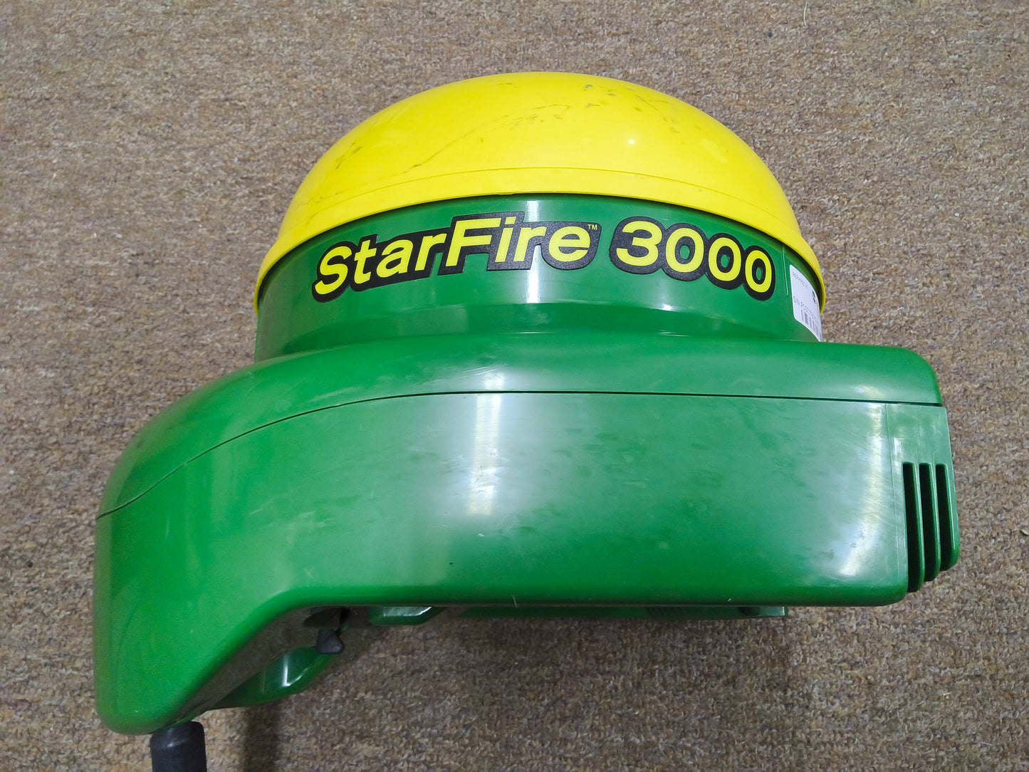 John Deere StarFire™ 3000 GPS Receiver