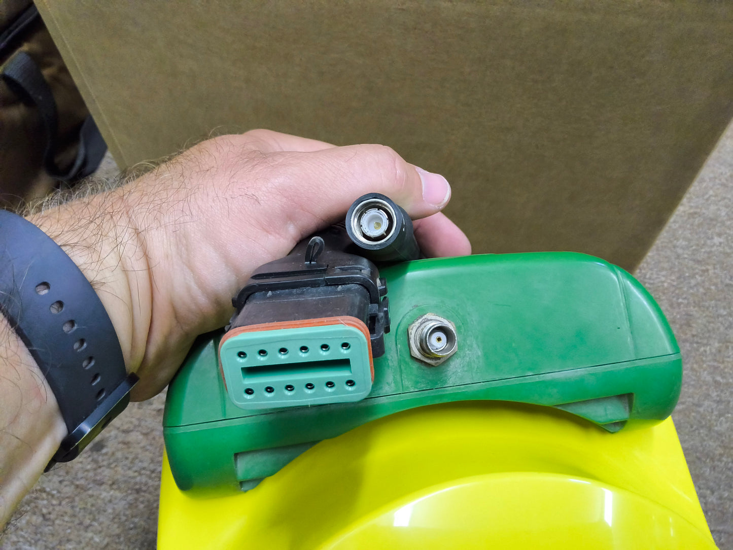 John Deere StarFire™ 6000 GPS Receiver
