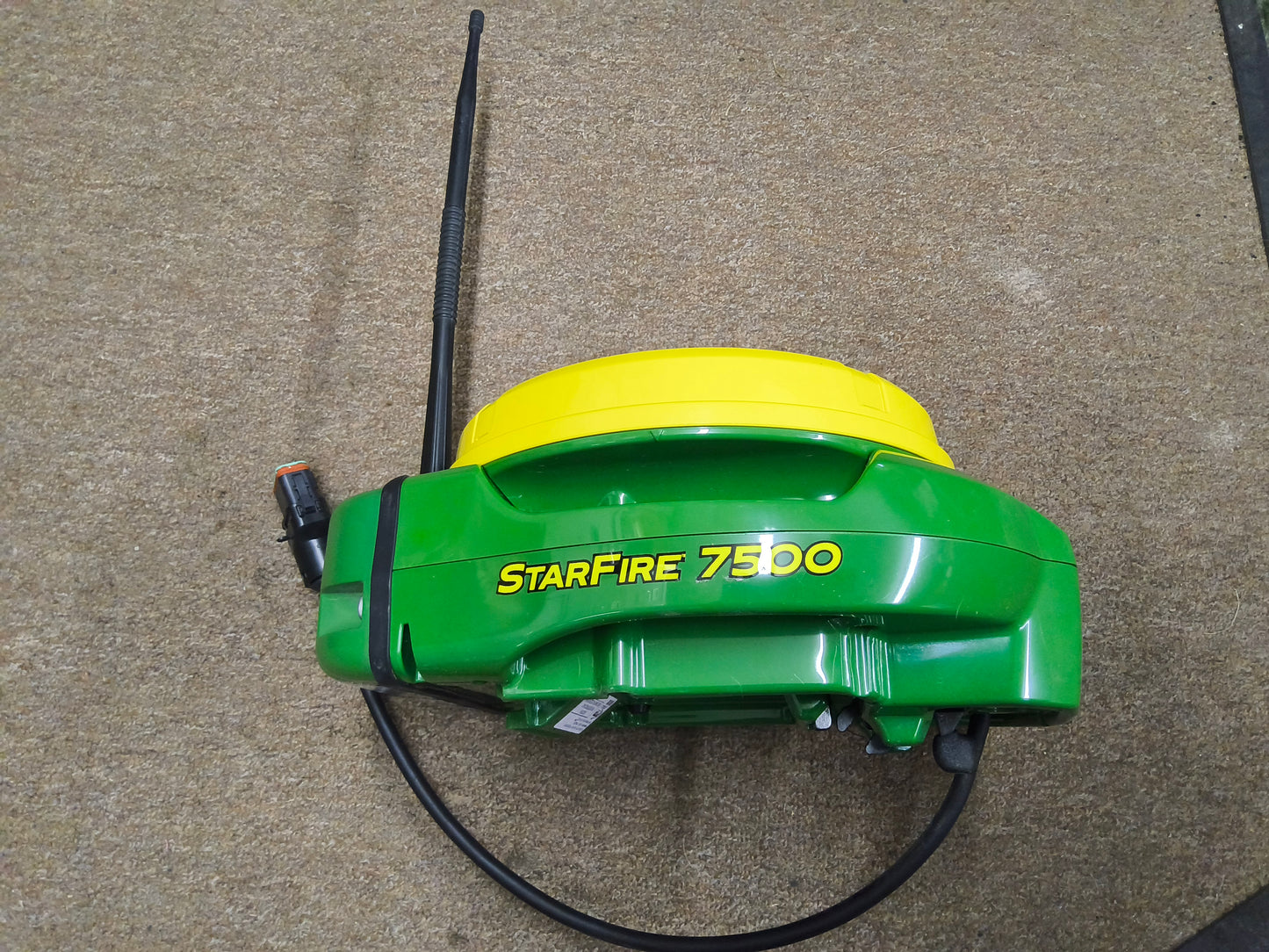 John Deere StarFire™ 7500 Universal GPS Receiver
