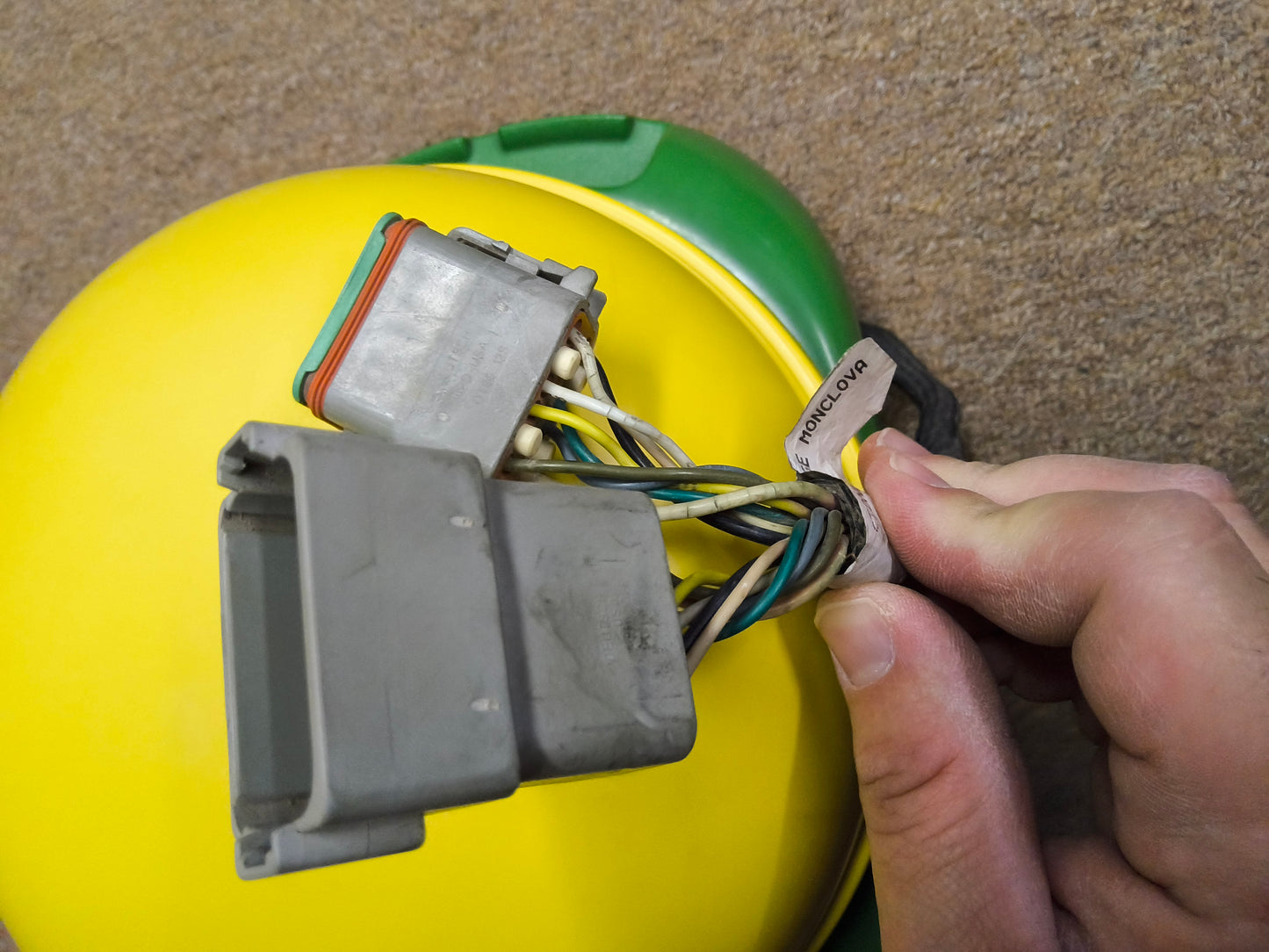 John Deere StarFire™ 3000 GPS Receiver