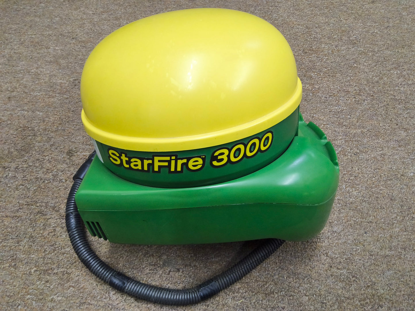 John Deere StarFire™ 3000 GPS Receiver