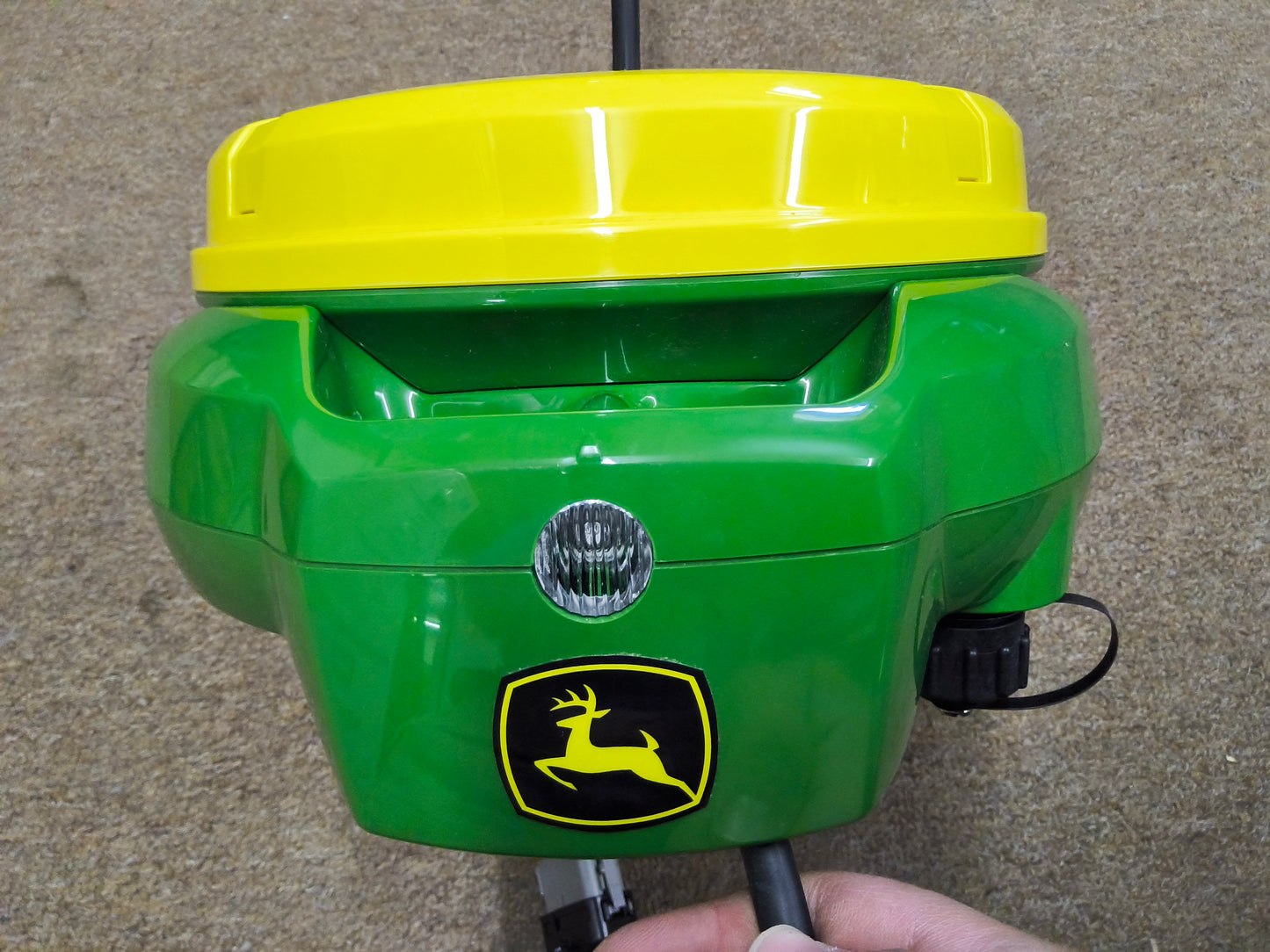 John Deere StarFire™ 7500 Universal GPS Receiver