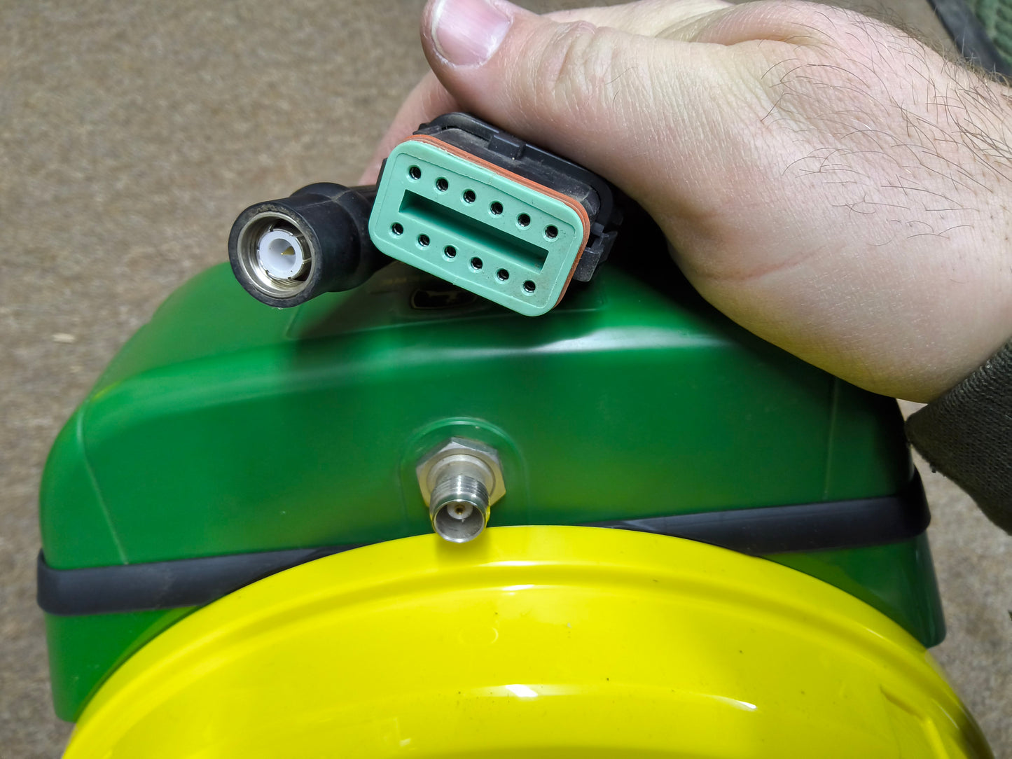 John Deere StarFire™ 7500 Universal GPS Receiver