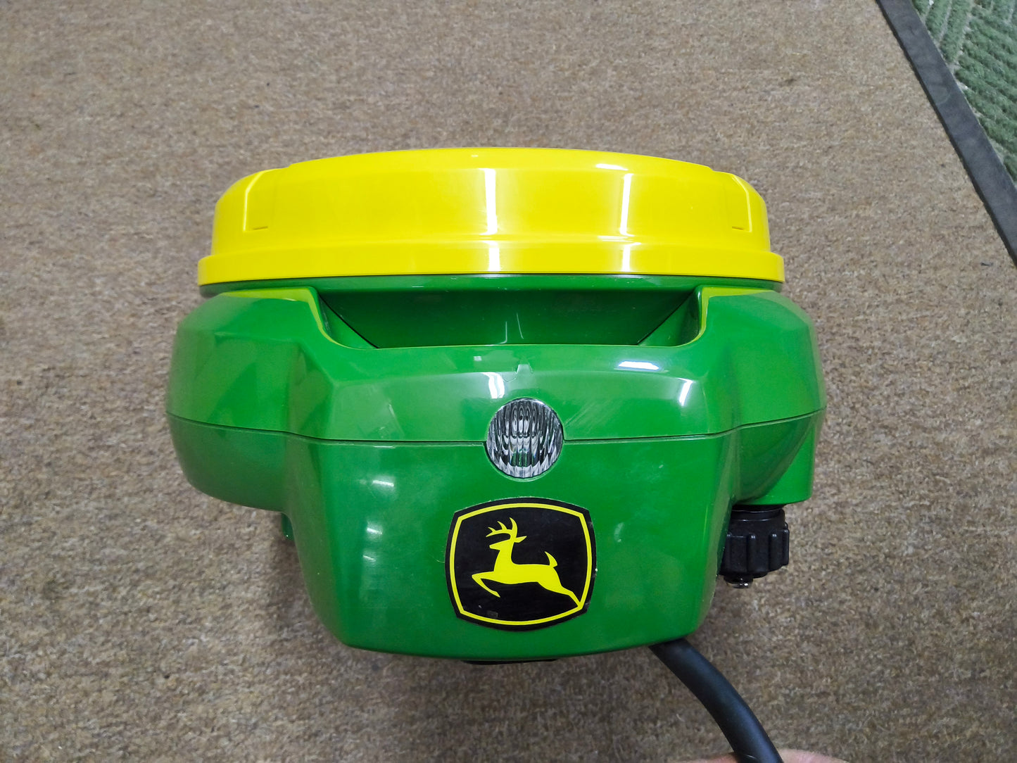 John Deere StarFire™ 7500 Universal GPS Receiver