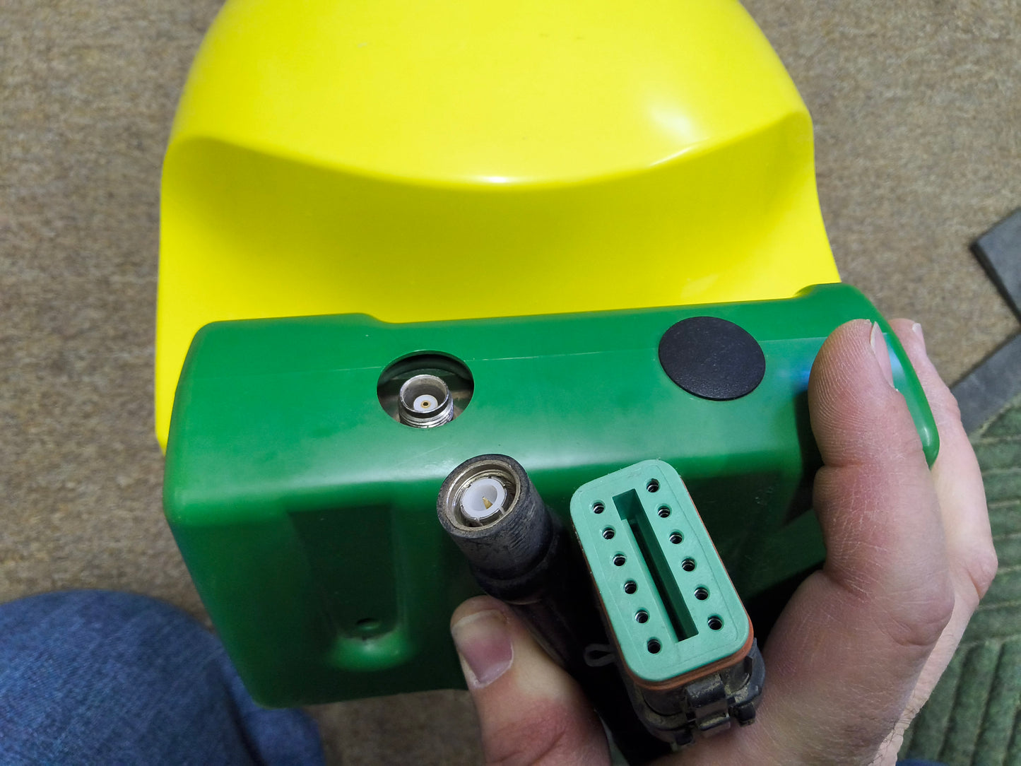 John Deere StarFire™ 6000 GPS Receiver