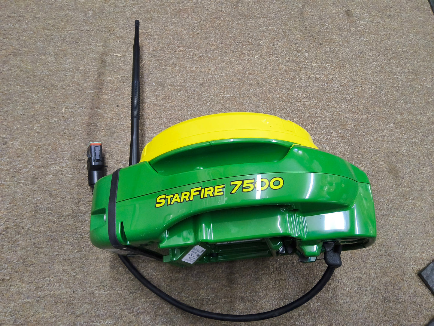 John Deere StarFire™ 7500 Universal GPS Receiver
